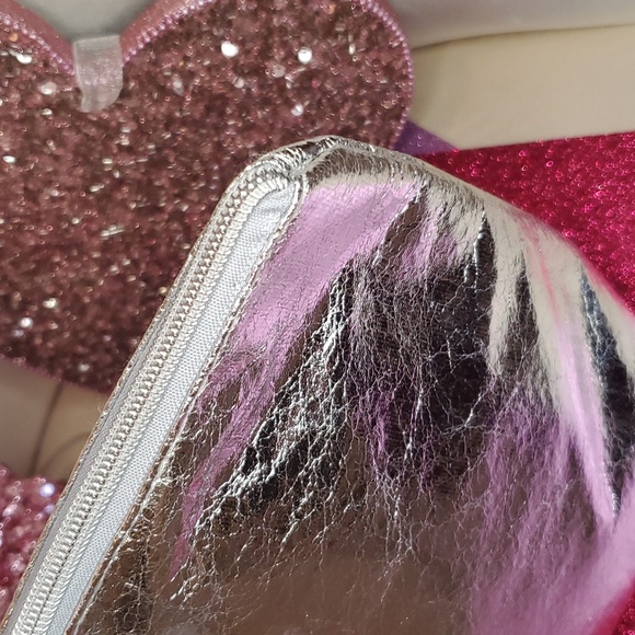 Juicy Couture 💖NWOT💖 Crackled Metallic Silver Large Cosmetic Bag!💖💖💖 - Picture 6 of 9